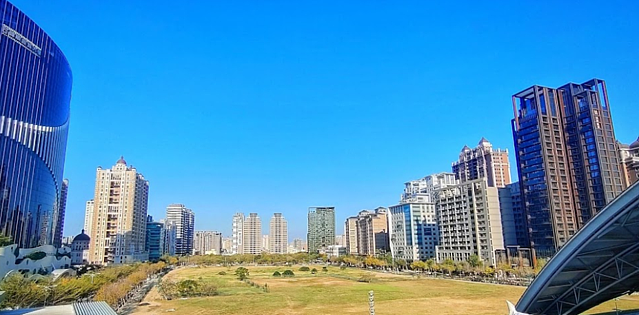 網友想住竹北高鐵特區,無奈財力不足。圖/翻攝自Google Maps